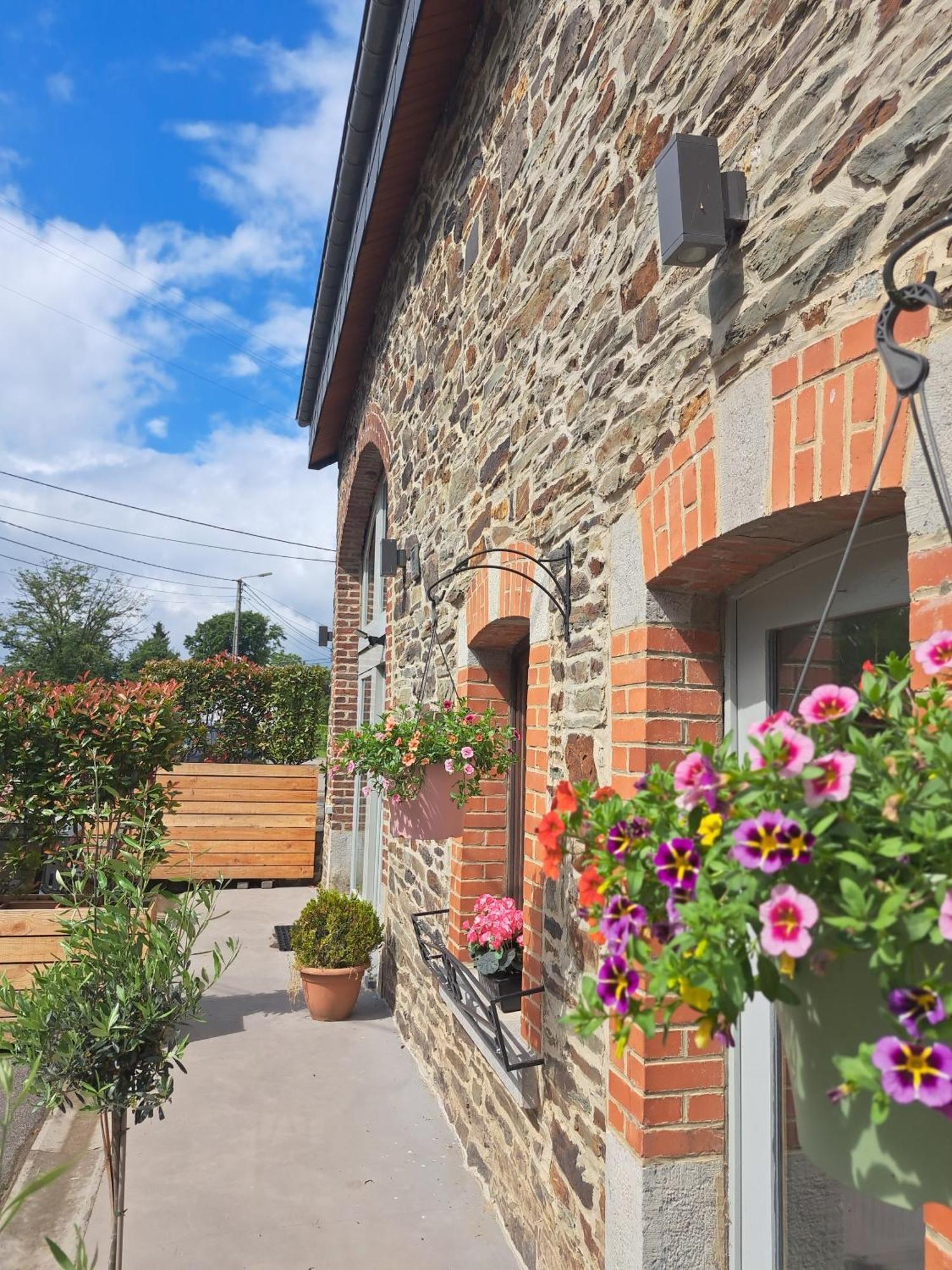 Sous La Charpente Hotell La-Roche-en-Ardenne Eksteriør bilde