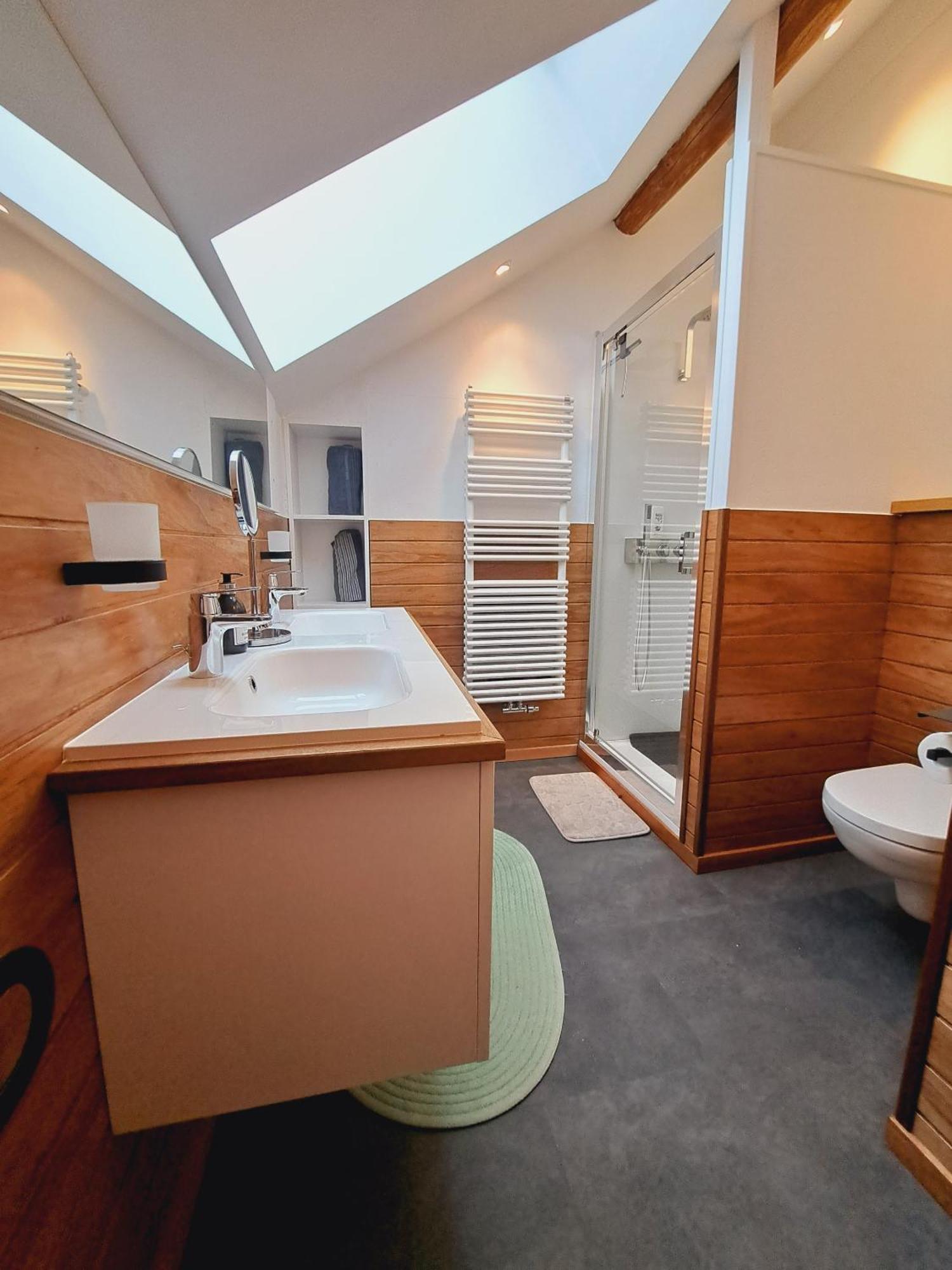 Sous La Charpente Hotell La-Roche-en-Ardenne Eksteriør bilde